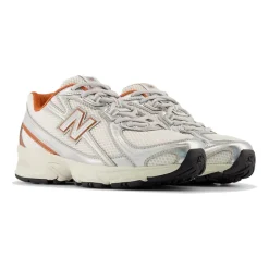 740 Sneakers