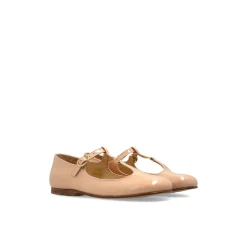 Ballerina i laklæder